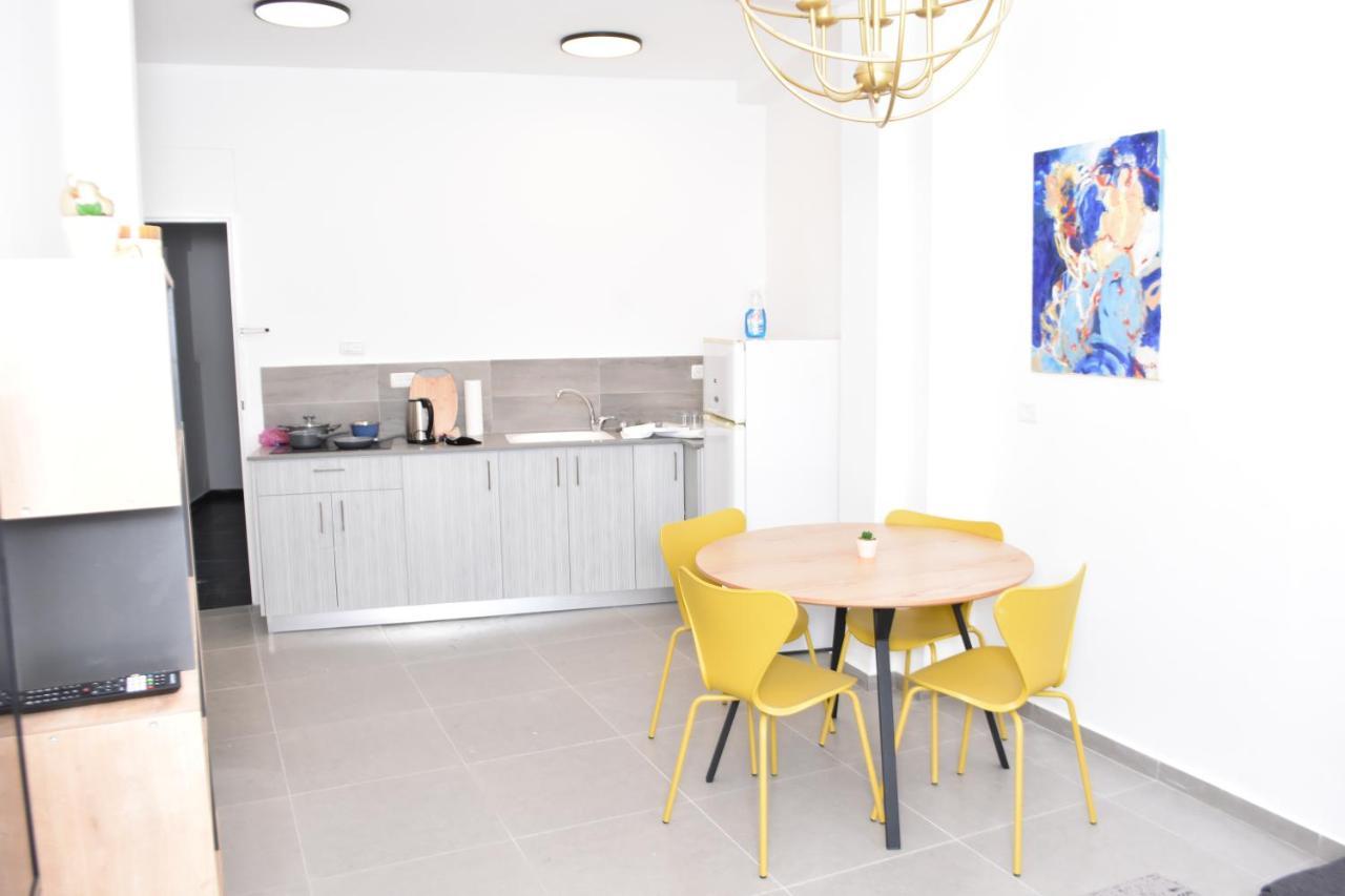 Luxury 2-Room Suite In The Center Of Downtown Haifa Exterior photo