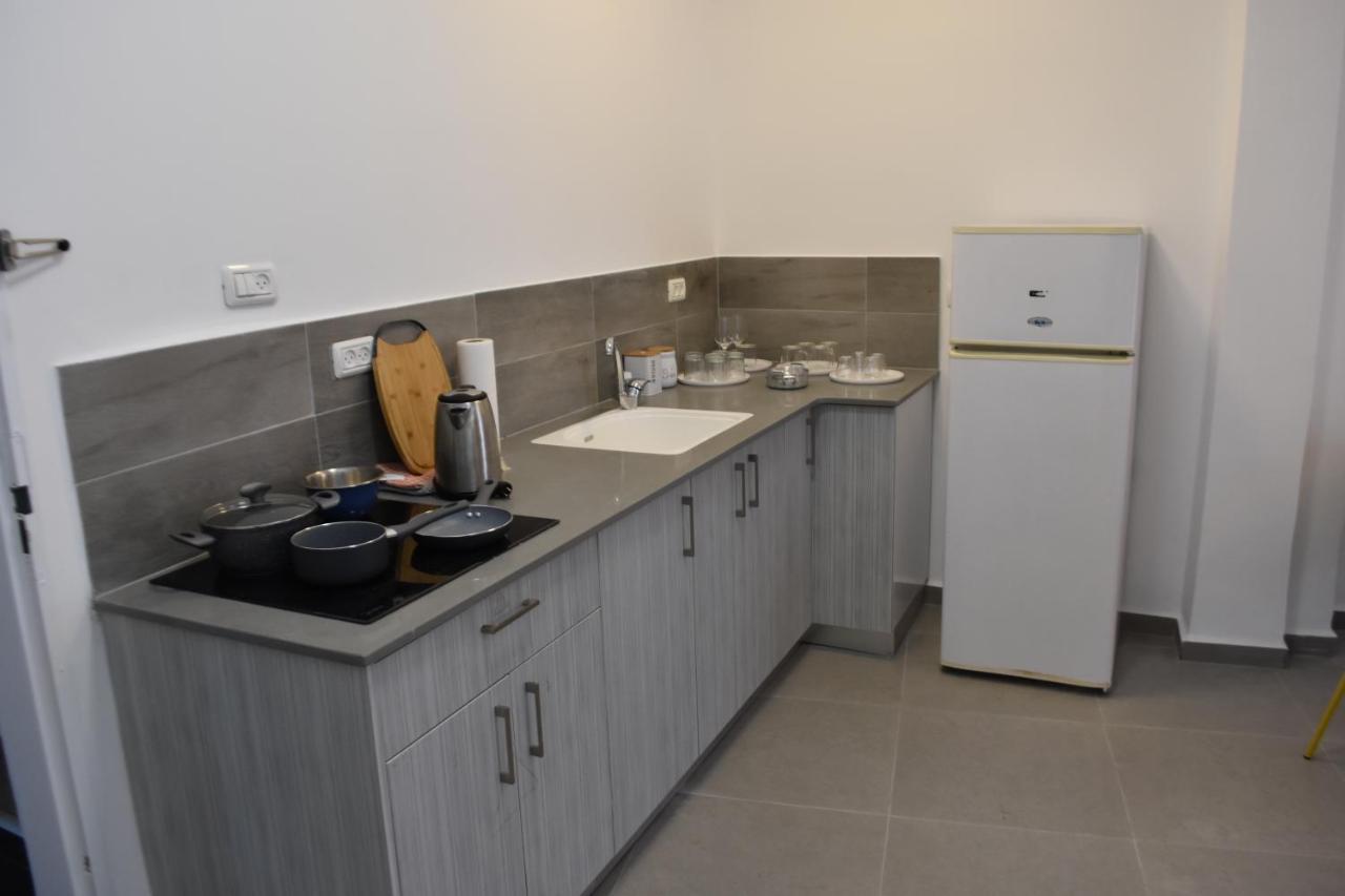 Luxury 2-Room Suite In The Center Of Downtown Haifa Exterior photo